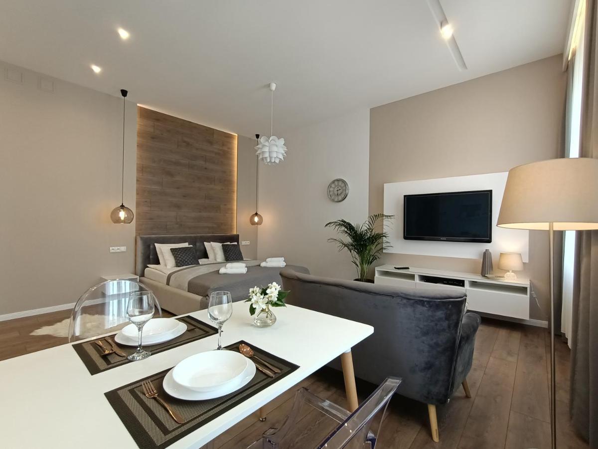 Myfive Apartments Красков Екстериор снимка